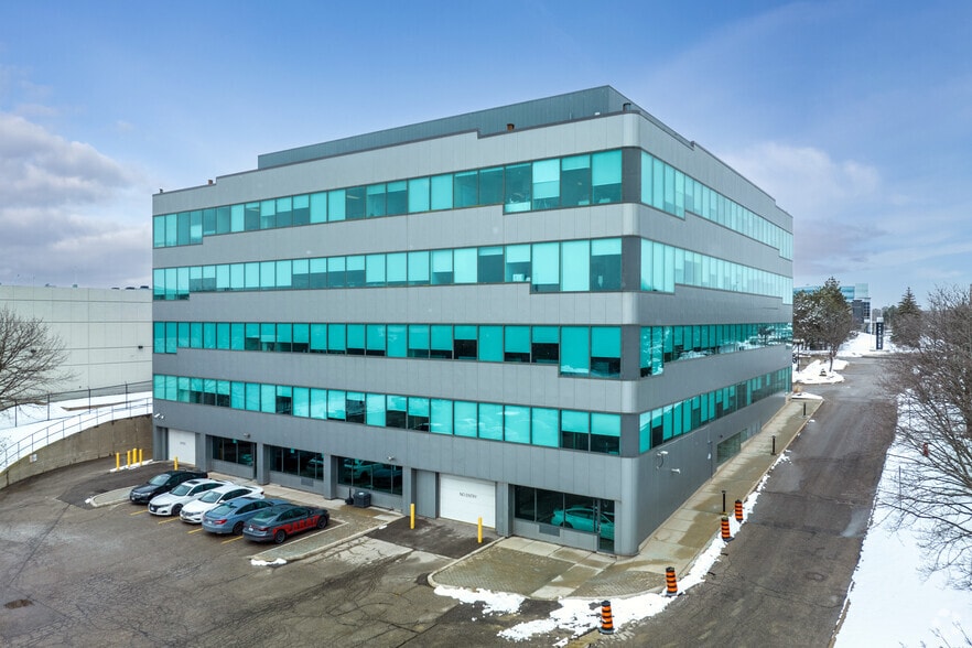 6790 Century Ave, Mississauga, ON à vendre - Photo du bâtiment - Image 2 de 7