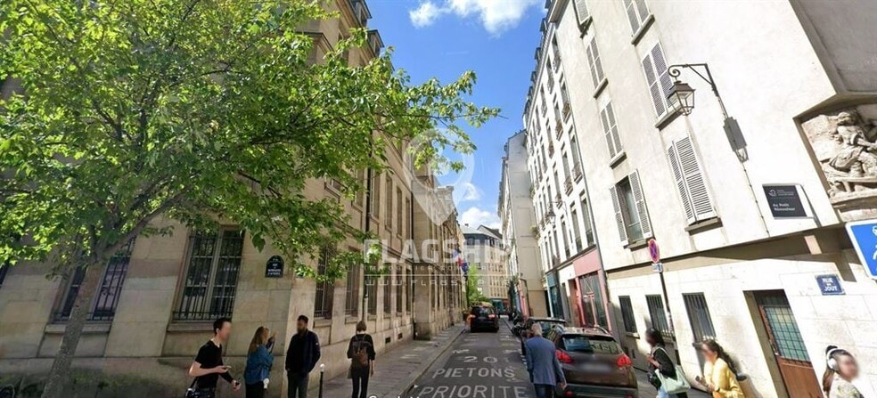 Retail in Paris for lease - Building Photo - Image 3 of 4
