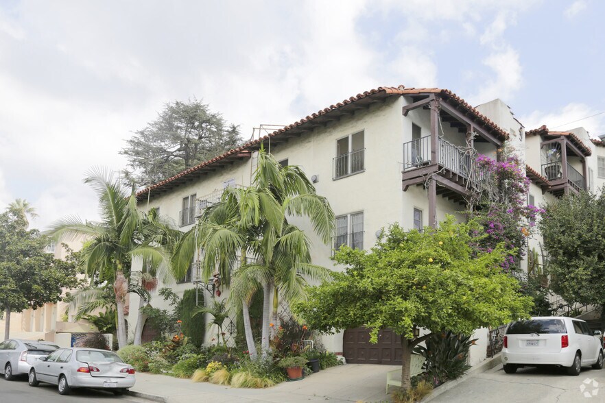 1939 N Kenmore Ave, Los Angeles, CA à vendre - Photo du bâtiment - Image 3 de 23