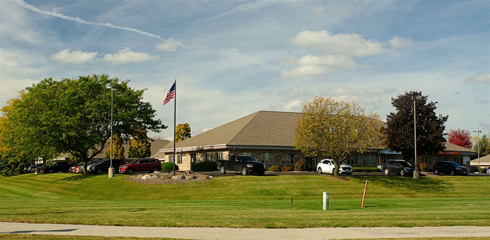 5793 W Grande Market Dr, Appleton, WI à louer - Photo du bâtiment - Image 2 de 33