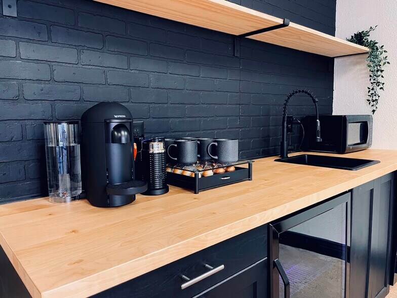 307 W Pearl St, Granbury, TX à louer - Photo du bâtiment - Image 3 de 11