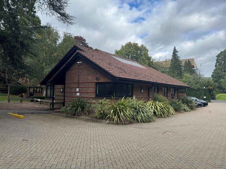 Bassett Av, Southampton à louer - Photo principale - Image 1 de 10