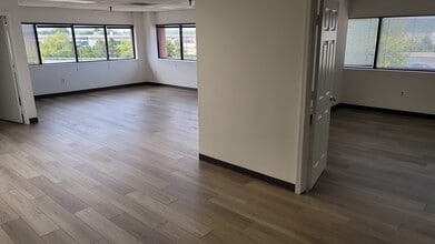 8245 Backlick Rd, Lorton, VA à louer Photo intérieure- Image 2 de 5