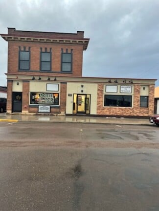 Plus de détails pour 407 N Front St, Spooner, WI - Bureau à vendre