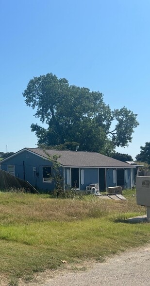 3 Fully Leased Single Family Homes portfolio of 3 properties for sale on LoopNet.ca - Building Photo - Image 3 of 14