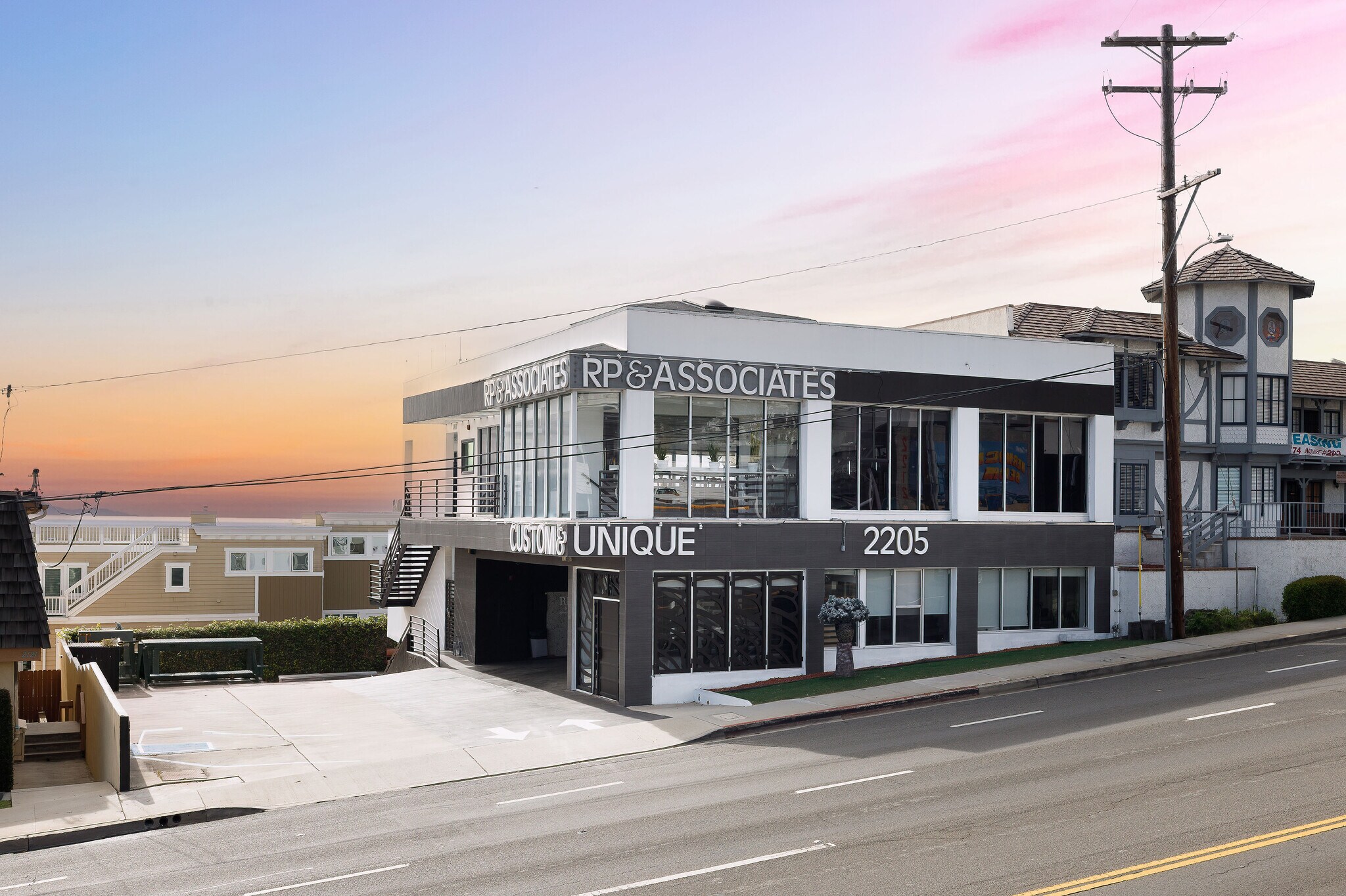 2205 Pacific Coast Hwy, Hermosa Beach, CA à vendre Photo du bâtiment- Image 1 de 28