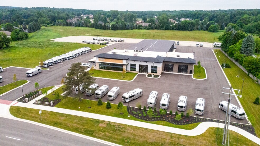 9331 Dixie Hwy, Springfield Township, MI for sale - Building Photo - Image 1 of 12