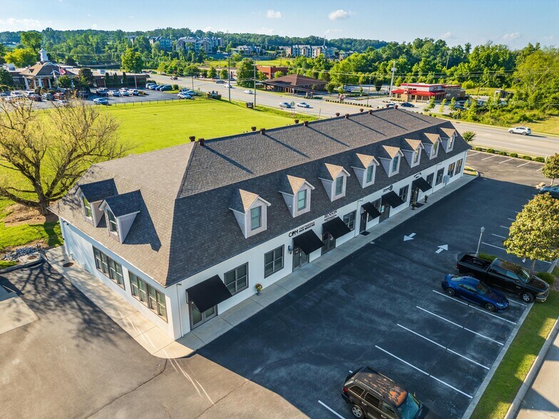 9298 Apison Pike, Ooltewah, TN à vendre - Photo du bâtiment - Image 3 de 32