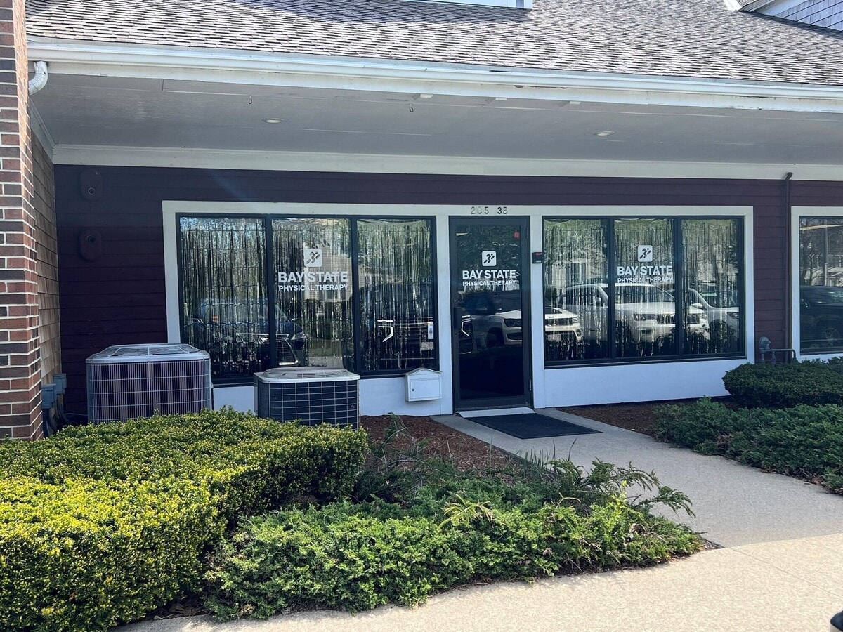 205 Worcester Ct, Falmouth, MA 02540 - Unité 3B - - Photo intérieure - Image 2 of 3