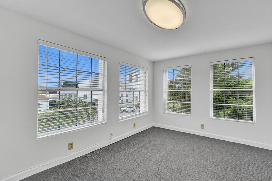 1215 SE 2nd Ave, Fort Lauderdale, FL for lease - Interior Photo - Image 3 of 13