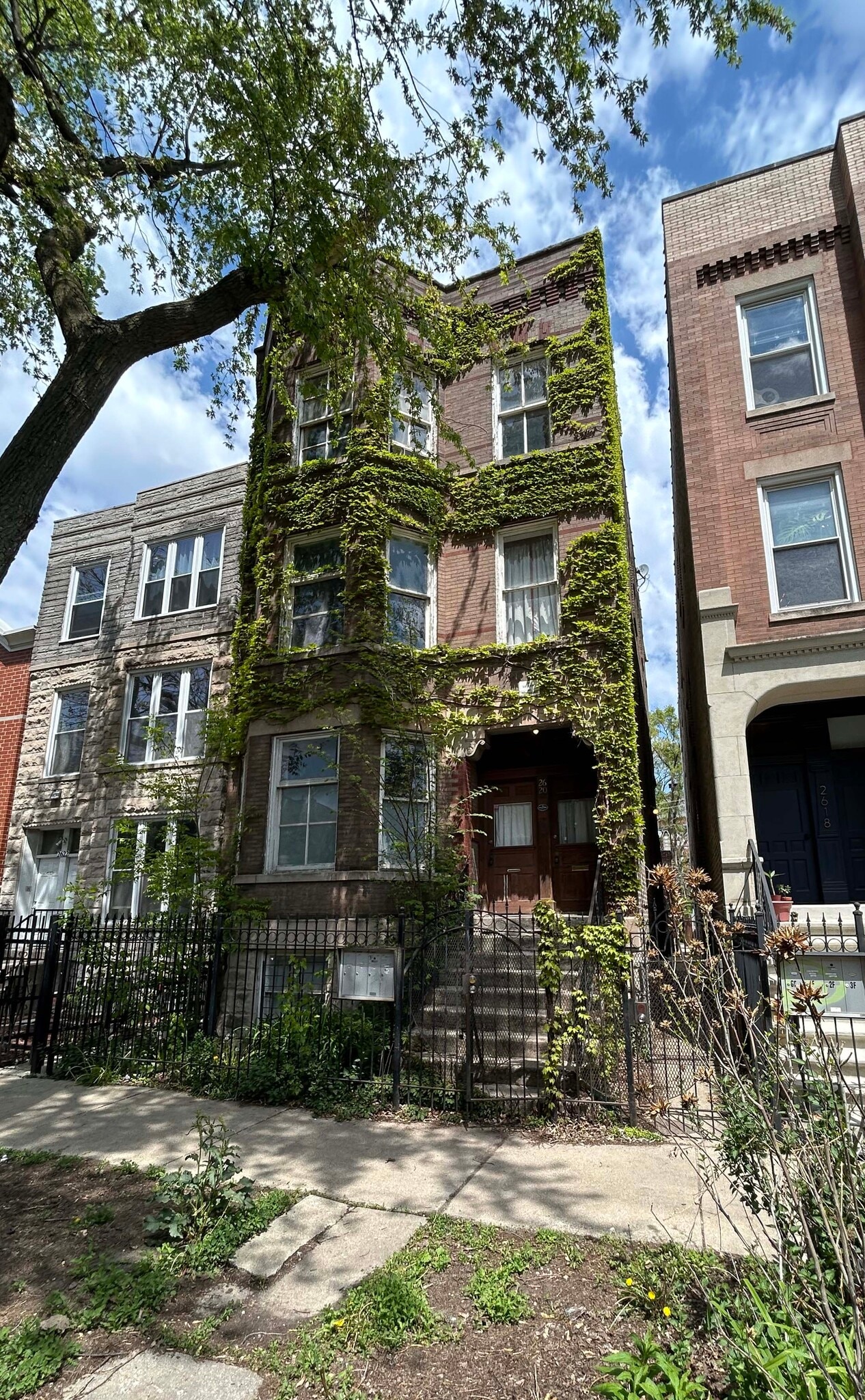 2620 W Evergreen Ave, Chicago, IL for sale Primary Photo- Image 1 of 20