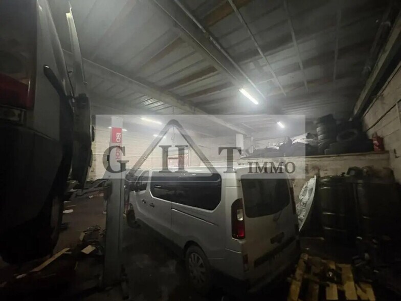 Bureau dans Le Mée-sur-Seine à louer - Photo du bâtiment - Image 3 de 7