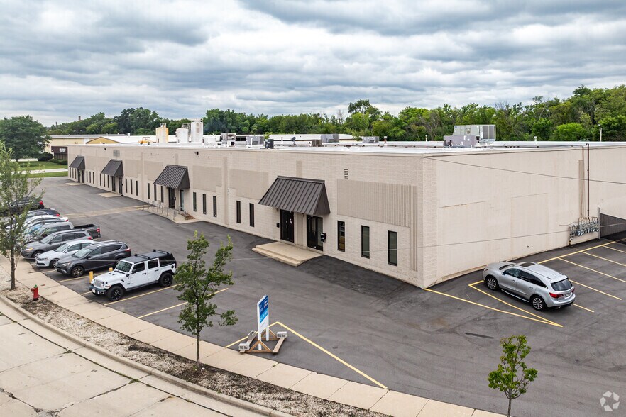 2757-2815 S 5th Ct, Milwaukee, WI à louer - Photo principale - Image 1 de 20