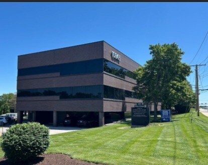 10845 Olive Blvd, Creve Coeur, MO for lease - Building Photo - Image 2 of 7