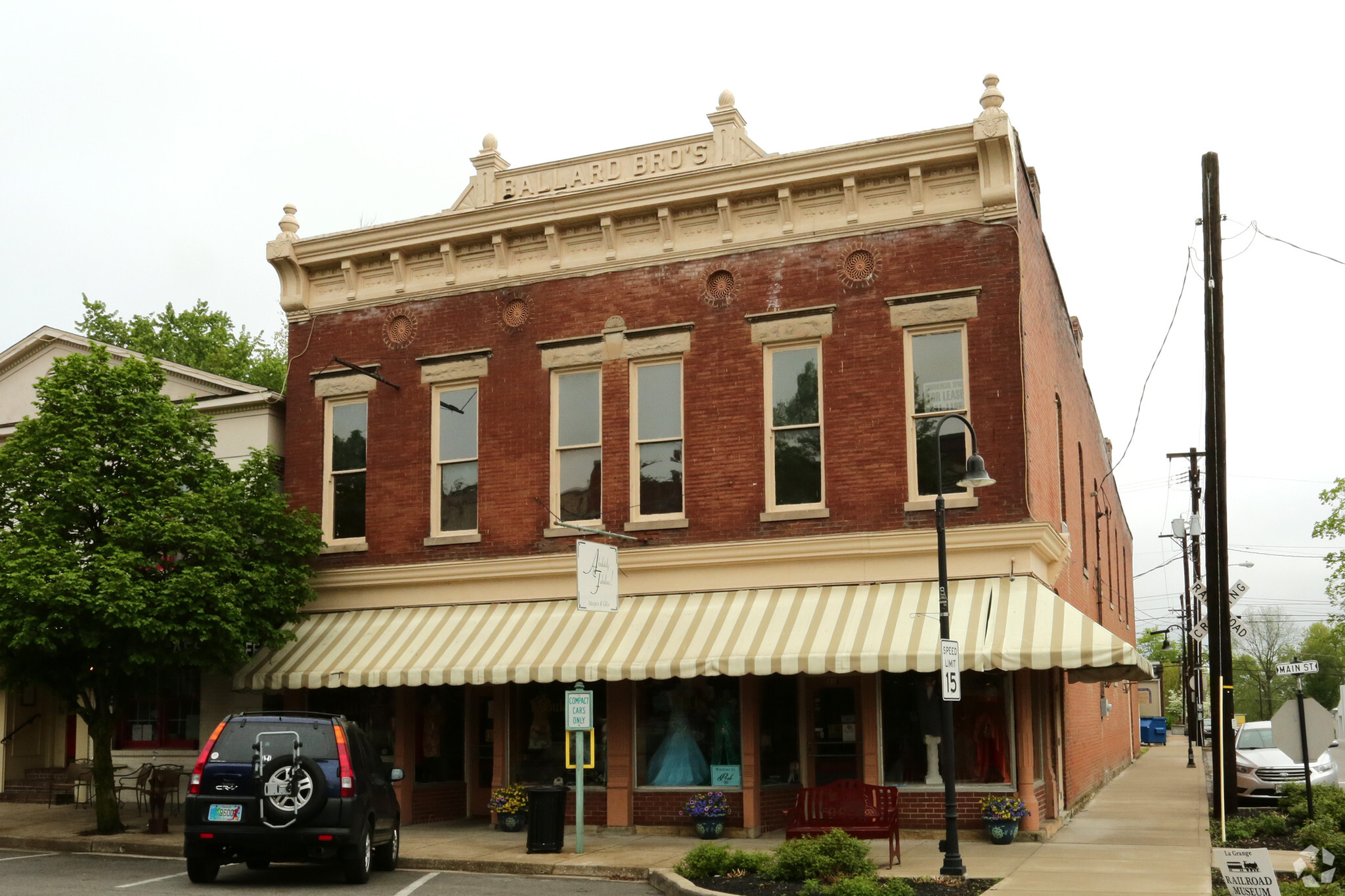 118 E Main St, La Grange, KY for sale Primary Photo- Image 1 of 1