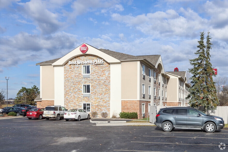 6075 Hill 23 Dr, Flint, MI à vendre - Photo du bâtiment - Image 3 de 21