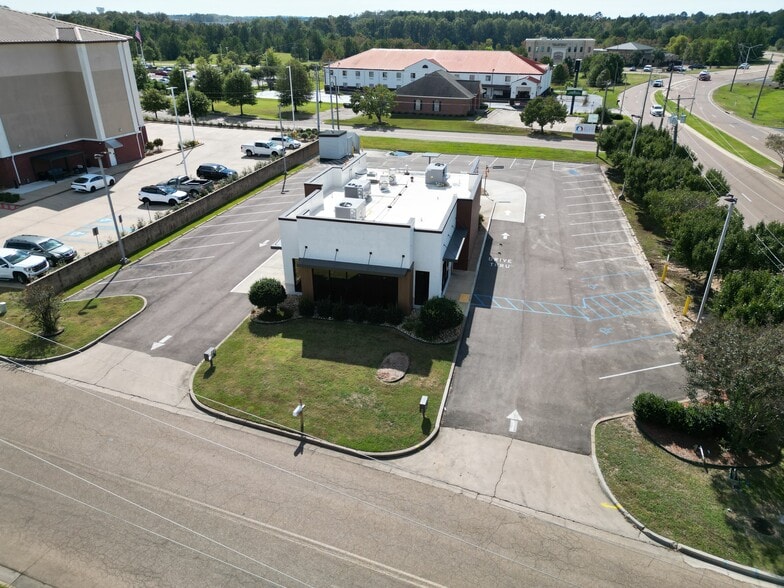 1000 Top St, Flowood, MS à louer - Photo du bâtiment - Image 3 de 3