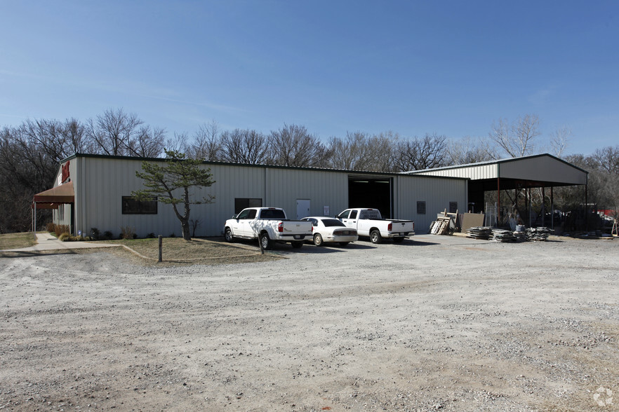 4203 S Division St, Guthrie, OK for lease - Building Photo - Image 2 of 2