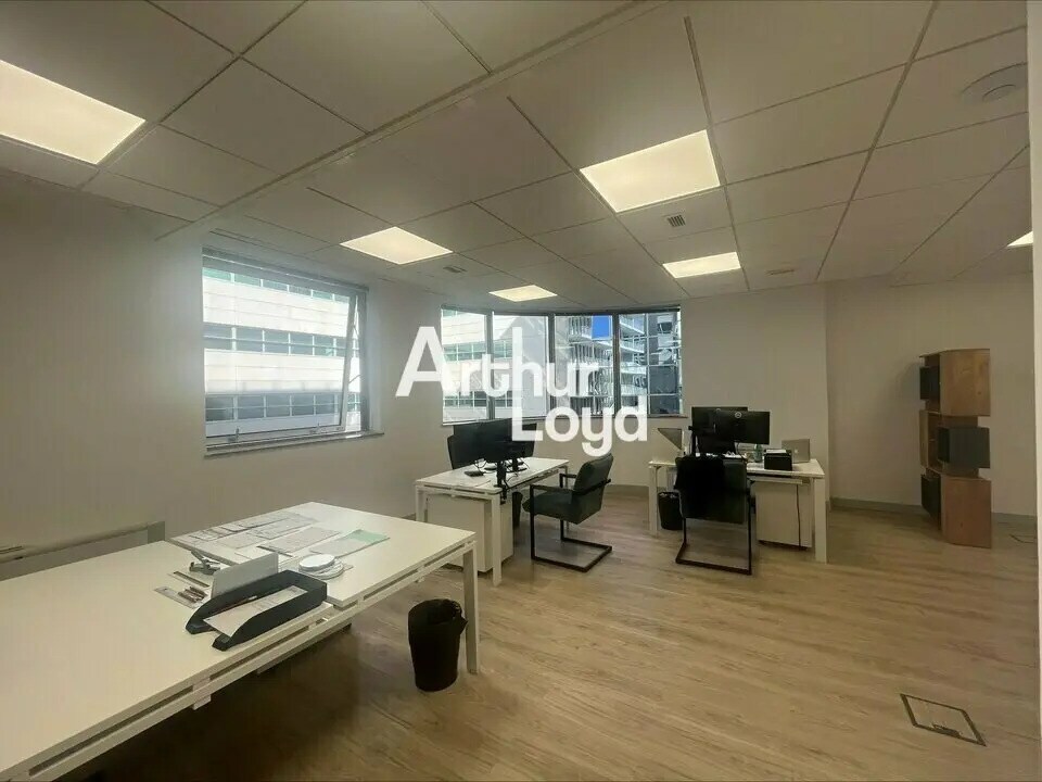 Office in Nice for lease Interior Photo- Image 1 of 18