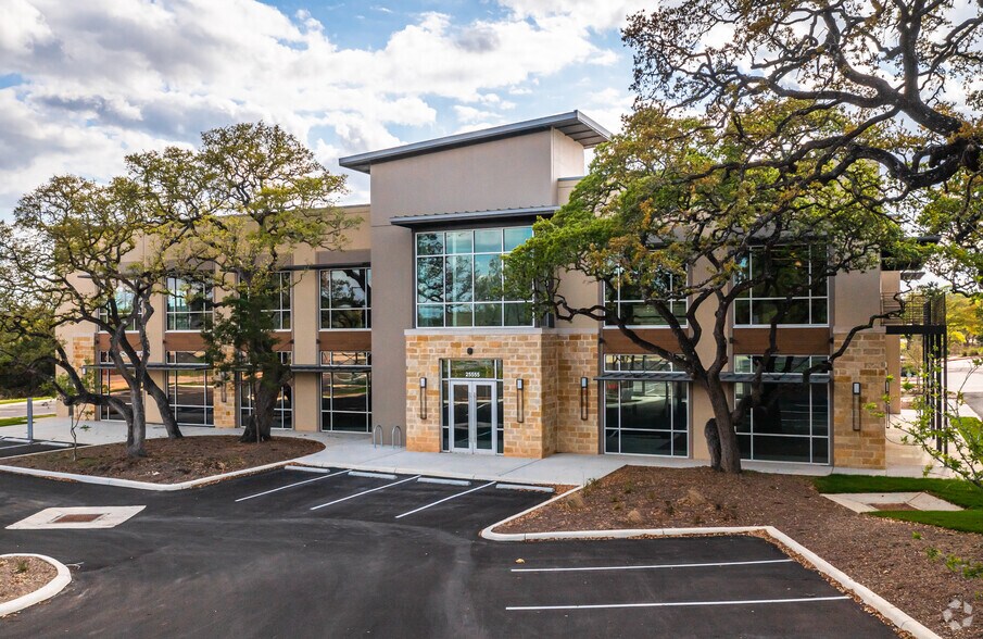 25555 W IH-10, San Antonio, TX à louer - Photo du bâtiment - Image 1 de 11