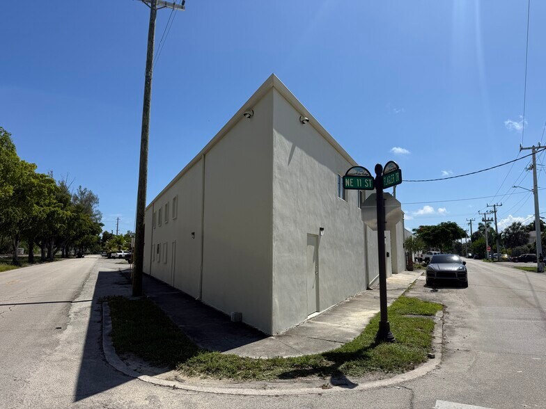 701 NE 11th St, Fort Lauderdale, FL à vendre - Photo du bâtiment - Image 3 de 6