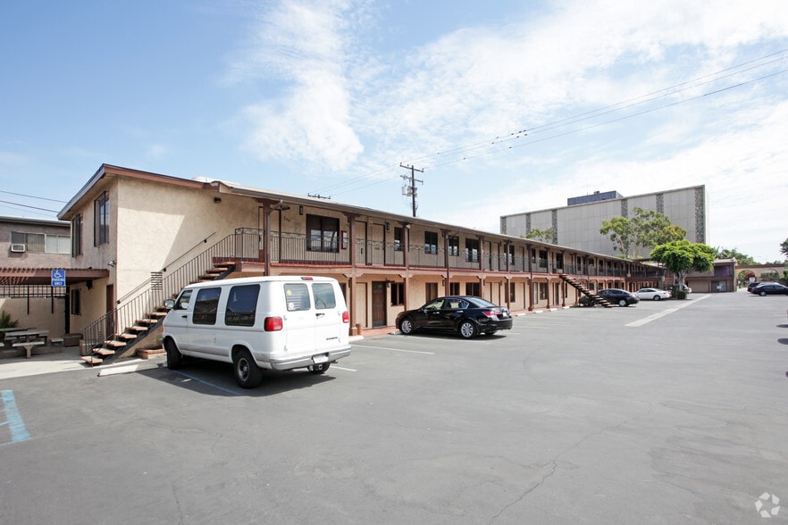 12749 Norwalk Blvd, Norwalk, CA for lease - Building Photo - Image 3 of 137