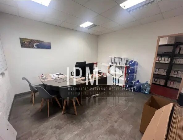Flex in La Ciotat for lease - Interior Photo - Image 2 of 5