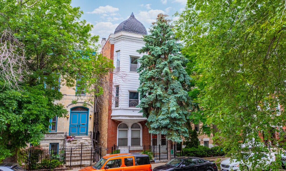 838 N Wolcott Ave, Chicago, IL à vendre - Photo du bâtiment - Image 1 de 19