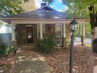 Plus de détails pour 33 Pigeon St, Waynesville, NC - Bureau à louer