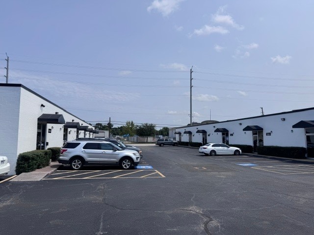3511 Pinemont Dr, Houston, TX for lease - Building Photo - Image 3 of 5