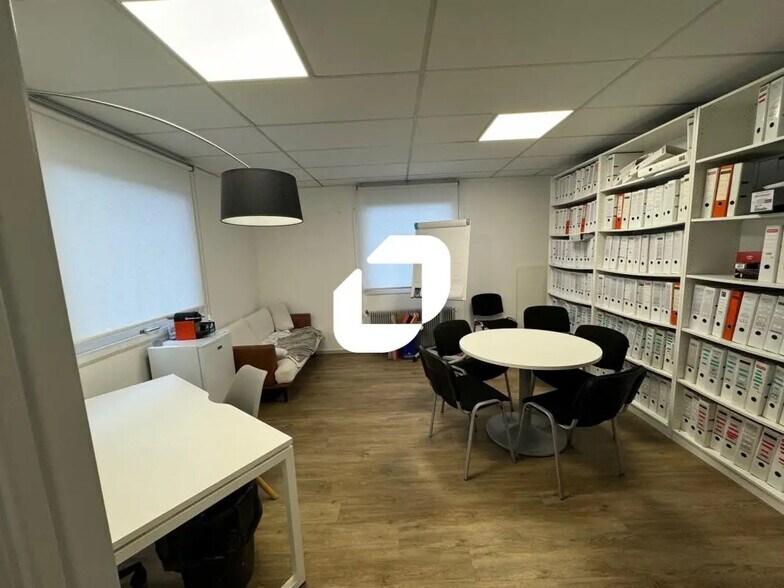 13 Rue Du Commerce, Geispolsheim à louer - Photo du bâtiment - Image 2 de 4