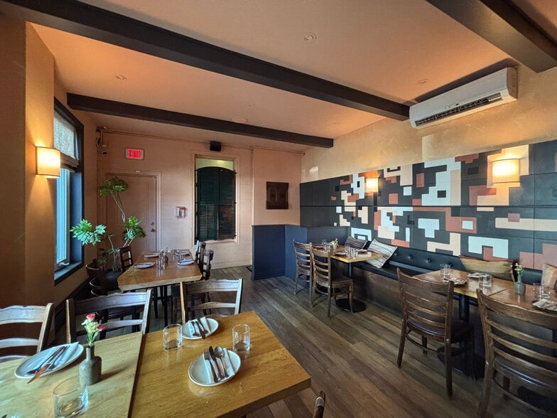 195 Carlton St, Toronto, ON à louer - Photo du bâtiment - Image 3 de 8
