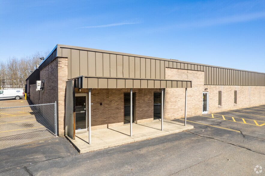 125 Butler Dr, Hazleton, PA for lease - Building Photo - Image 1 of 5