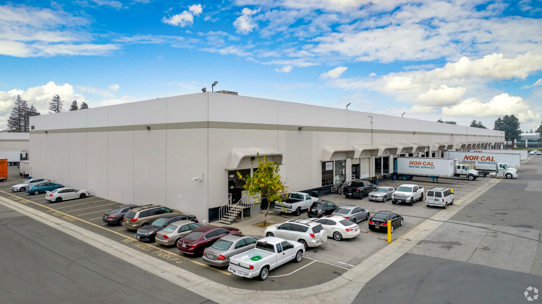 550-560 E Trimble Rd, San Jose, CA for lease Primary Photo- Image 1 of 9