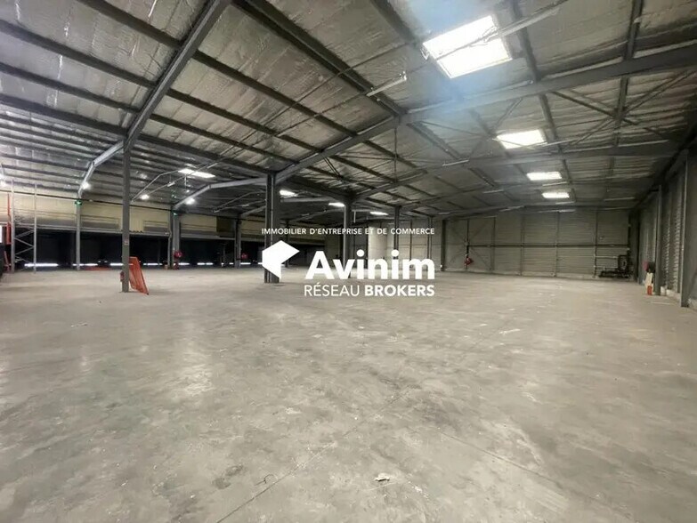 Industrial in Aix-en-Provence for lease - Interior Photo - Image 3 of 8