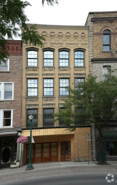 60 King St W, Brockville, ON for sale - Building Photo - Image 2 of 3