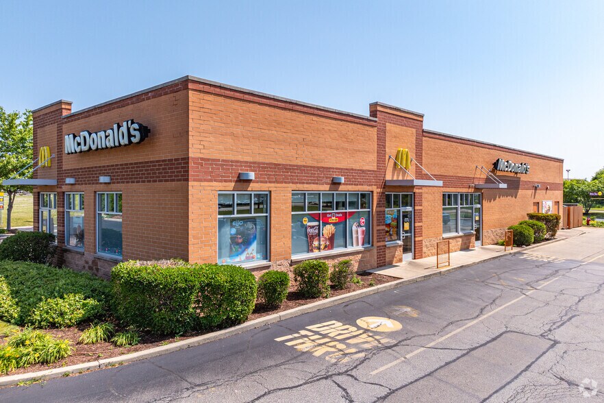 190 Hansen Blvd, North Aurora, IL à vendre - Photo principale - Image 1 de 1