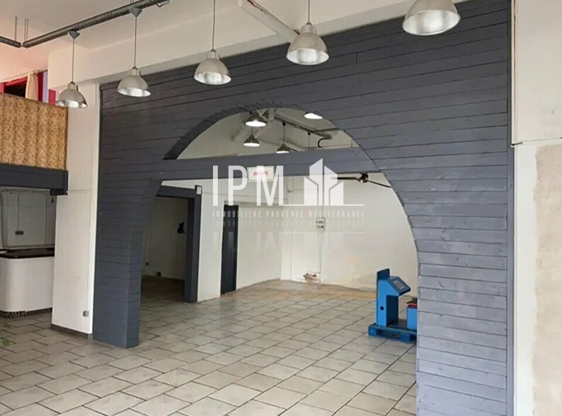 9 Rue Georges Simenon, Hyères for lease - Building Photo - Image 3 of 5