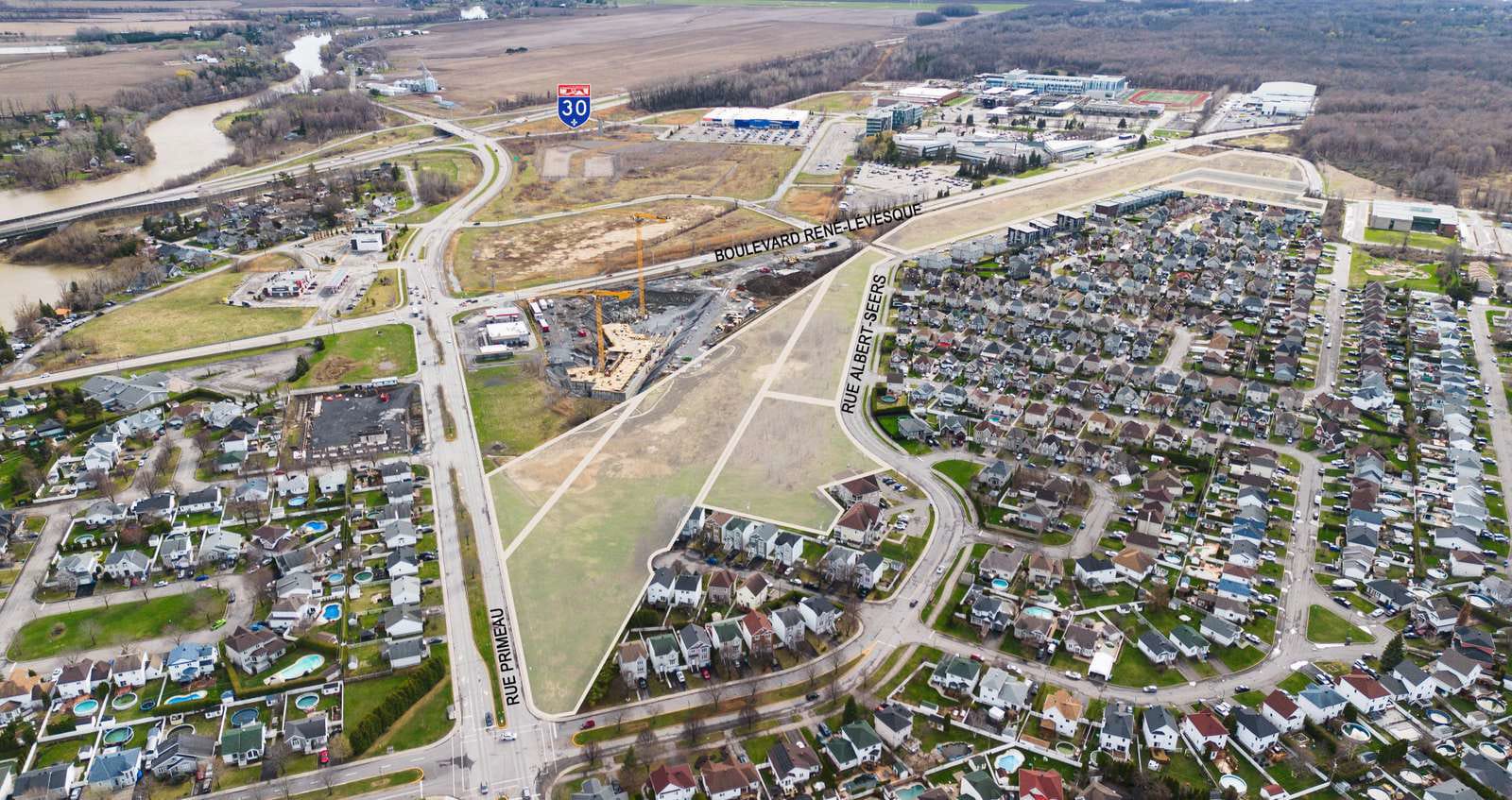 Châteauguay Multiresidential Development portfolio of 2 properties for sale on LoopNet.ca Building Photo- Image 1 of 4