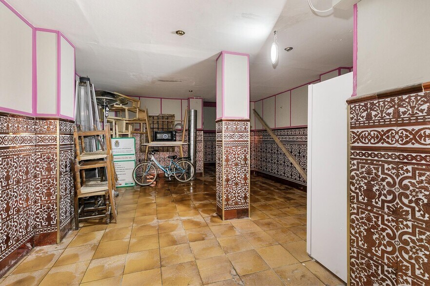 Plaza Campo del Príncipe, 19, Granada, Granada for sale - Building Photo - Image 3 of 19