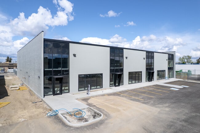 More details for 4316 64 Av SE, Calgary, AB - Industrial for Lease