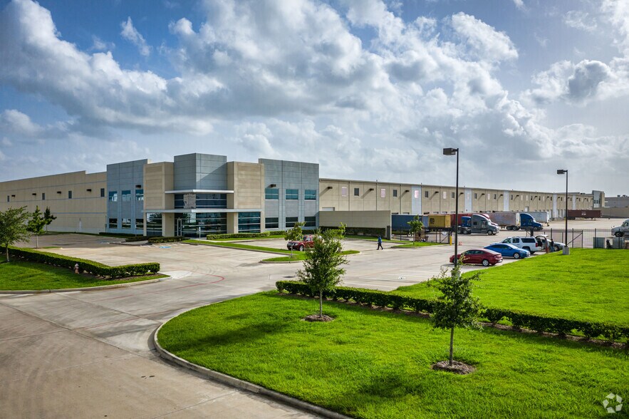 4300 Malone Dr, Pasadena, TX à louer - Photo du bâtiment - Image 3 de 9