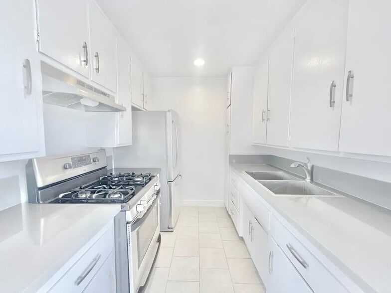 3667 Veteran Ave, Los Angeles, CA for sale - Building Photo - Image 3 of 25