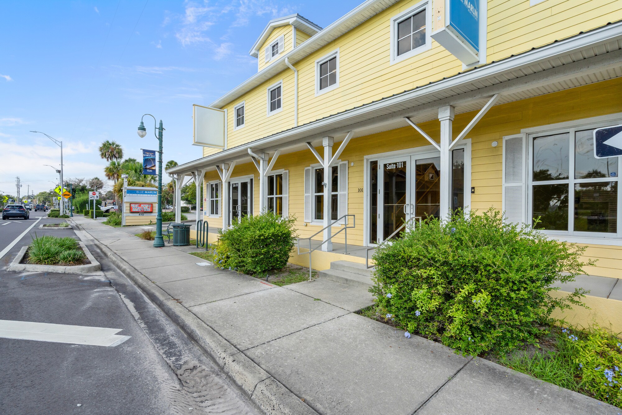 410 S Hopkins Ave, Titusville, FL à louer Photo du bâtiment- Image 1 de 29