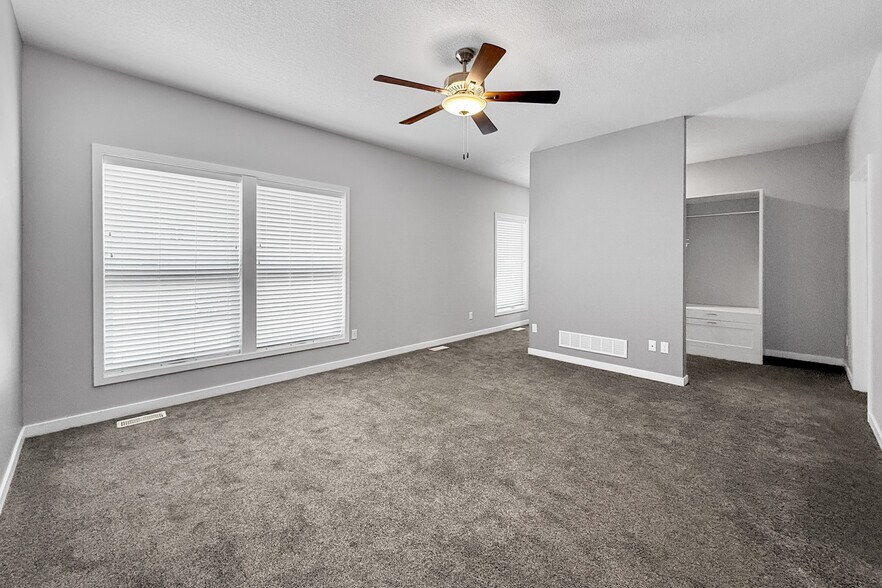 4326 Hickman Rd, Des Moines, IA à vendre - Photo du bâtiment - Image 3 de 33