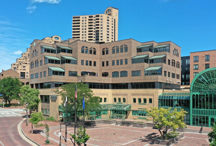 15 Main St SE, Minneapolis, MN à louer - Photo du bâtiment - Image 3 de 17