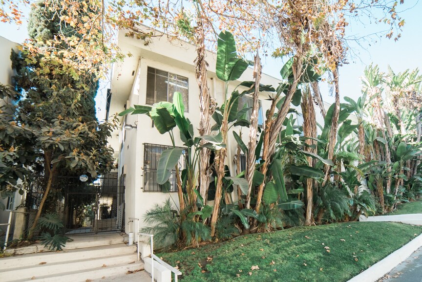 127 S St Andrews Pl, Los Angeles, CA à vendre - Photo du bâtiment - Image 2 de 13