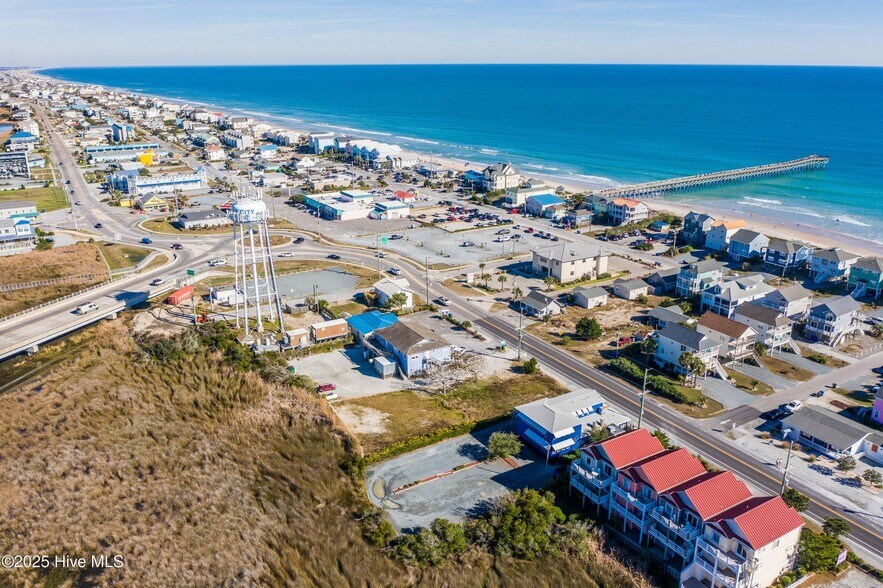 211 S Topsail Dr, Surf City, NC à vendre - Photo du bâtiment - Image 3 de 37