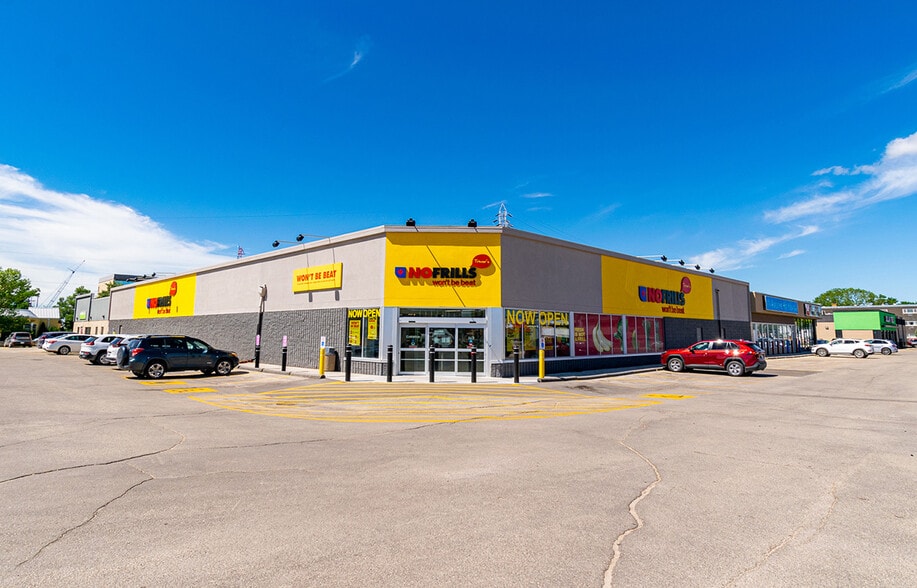 651-677 Stafford Street, Winnipeg, MB for lease - Building Photo - Image 3 of 6