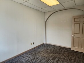 4406 Mercer University Dr, Macon-Bibb, GA for lease Building Photo- Image 2 of 10